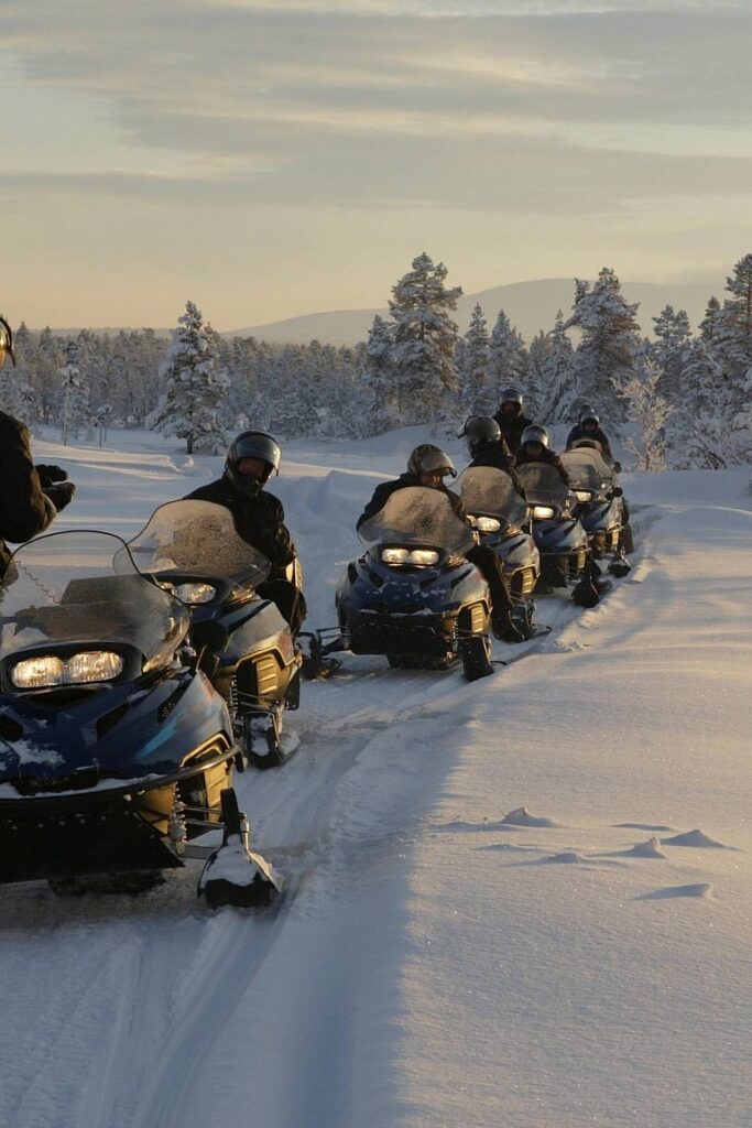 snowmobile tour in alaska