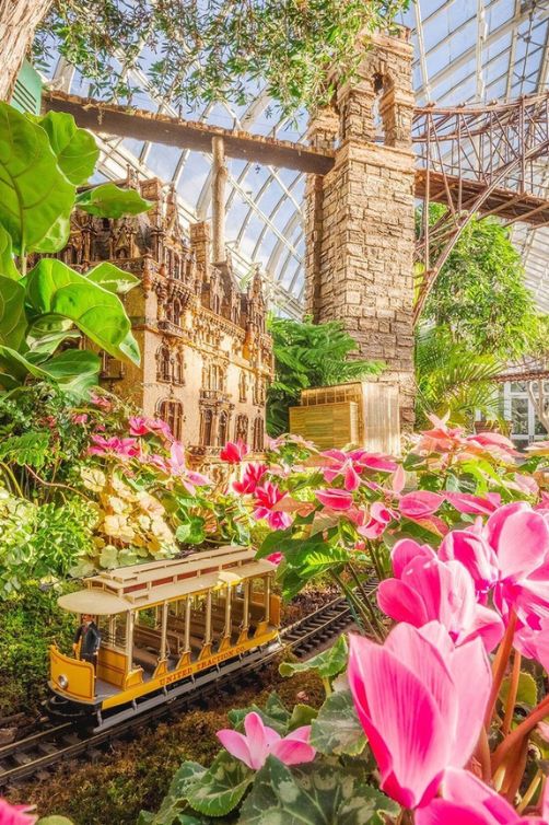 NYC Botanical garden train exhibition